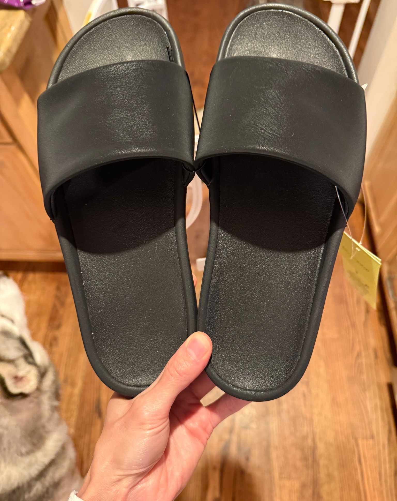 Lululemon dupe slides

Target, target fines, dupes, Lululemon dupe, target style, Mother’s Day gift

#LTKMothersDay #LTKTravel #LTKActive
