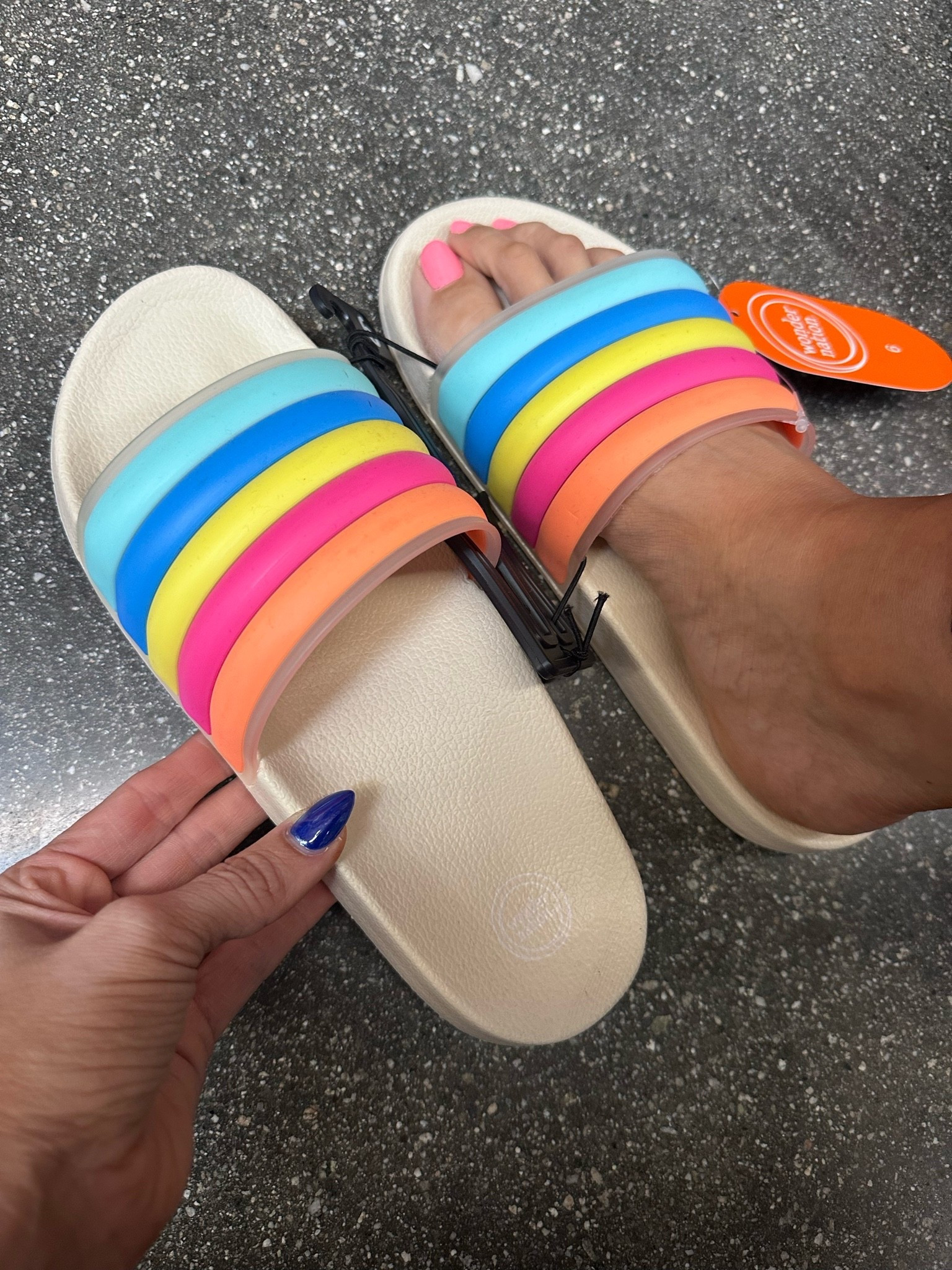 The most colorful 🌈 sandal! Can’t believe these are from the little girls section! I’m wearing a size 6 in this picture and wear a women’s 9 😳. So you can get away with typically sizing down 2 sizes from your normal womens size to get your youth size 🤗.