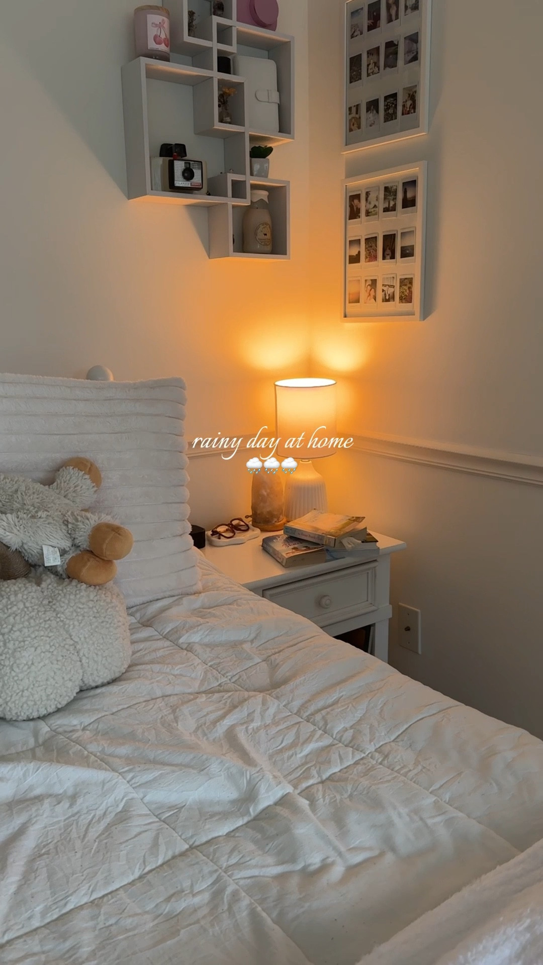 rainy day diaries 🌧️🤍

#rainyday #roominspo #fallootds 

#LTKBeauty #LTKSeasonal #LTKStyleTip