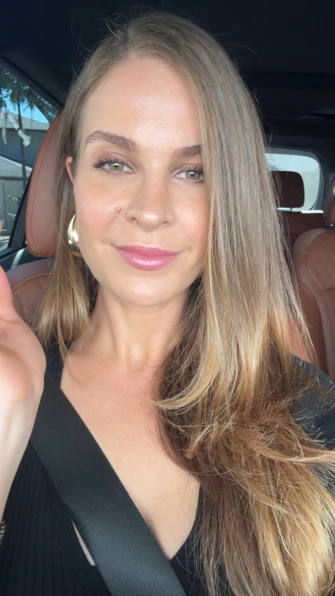 Thanksgiving #naturalmakeup look and almost EVERYTHING on my face is on major sale! Two standouts:

💄YSL Nu Skin tinted moisturizer now 30% off
💄Iris and Romeo ceramide lip balm which is always the perfect natural pink 