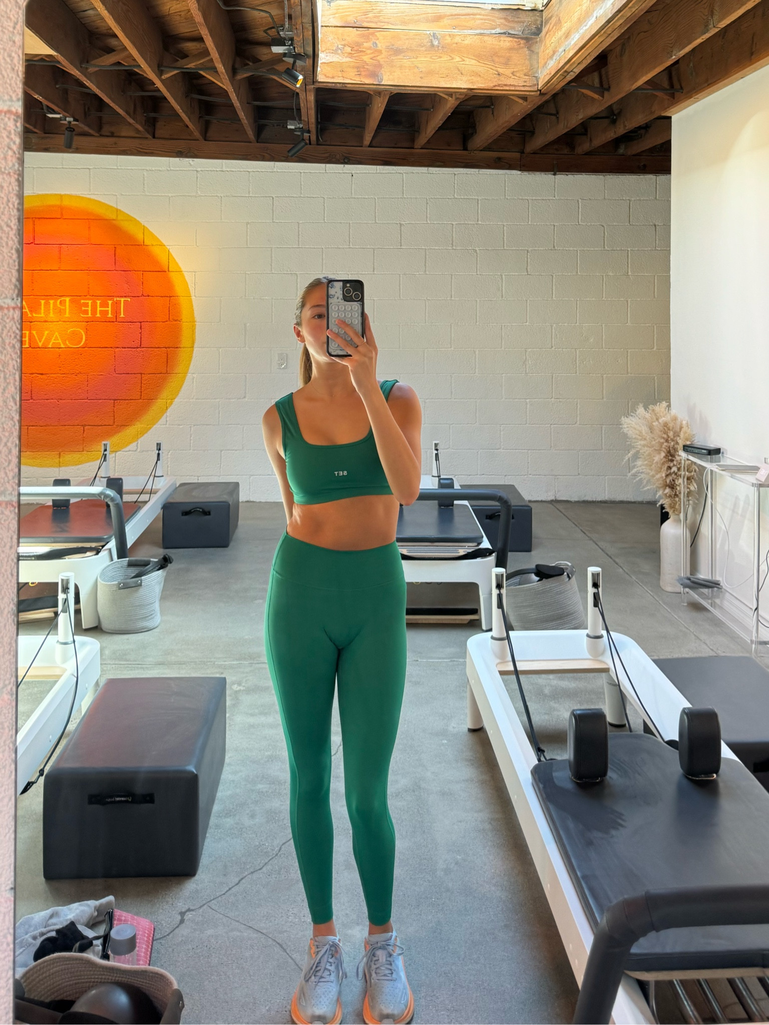 the softest material ever!! the perfect set for any workout! I love this color too so spring! 💐💚

#LTKSeasonal #LTKfitness #LTKU