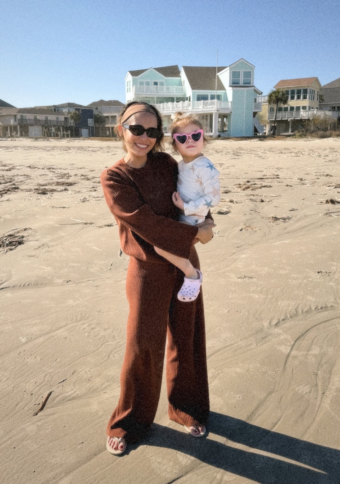 Women’s knit set - petite 5’1 
Flip flops 
Kids crocs 


#LTKmomlife #LTKootd #LTKKids