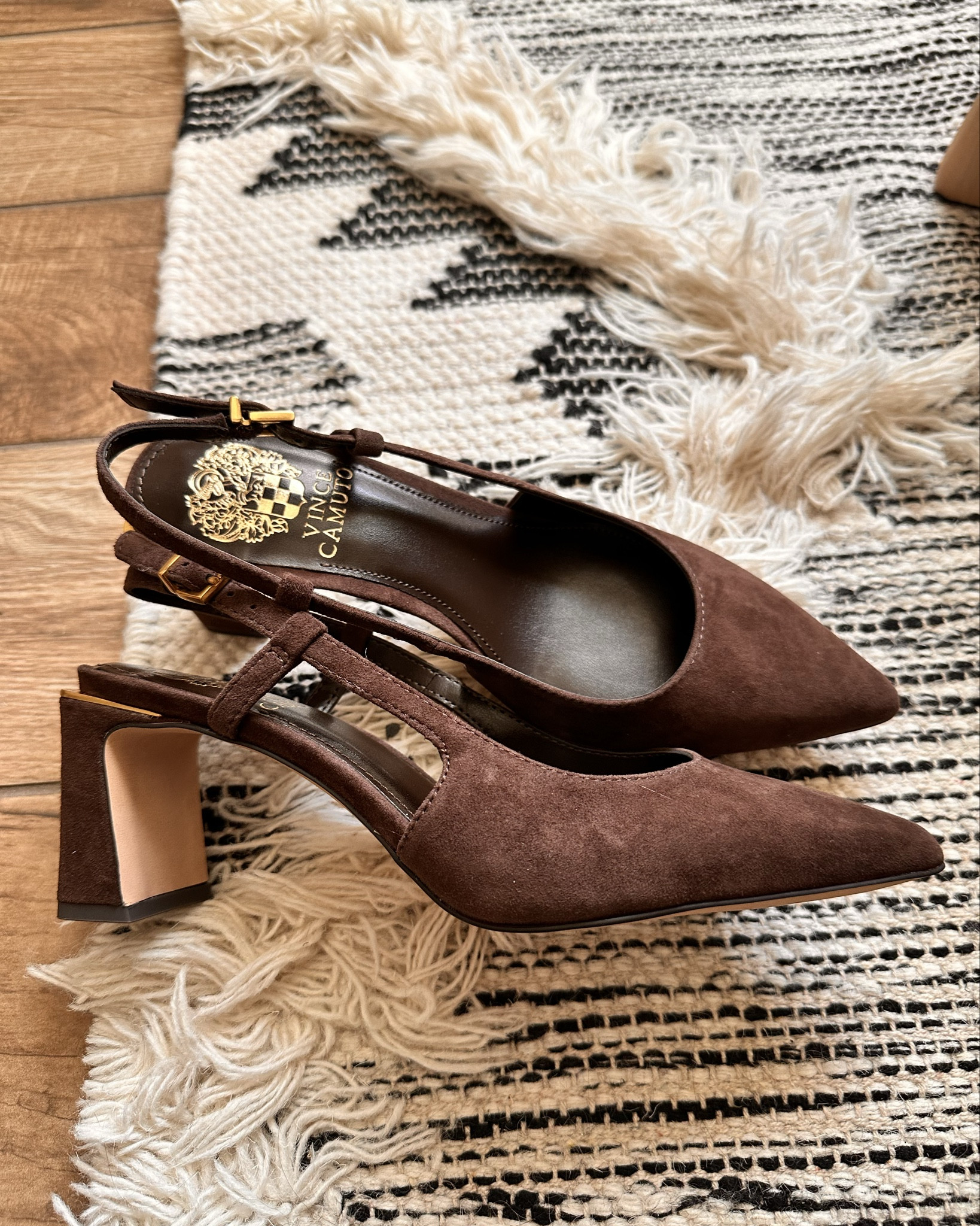 Vince Camuto slingback sandals on sale at Nordstrom Rack. 50% off. Cute for the office. 



Suede shoes, fall shoes, work shoes, office shoes 

#LTKSeasonal #LTKShoeCrush #LTKSaleAlert

#LTKWorkwear #LTKParties