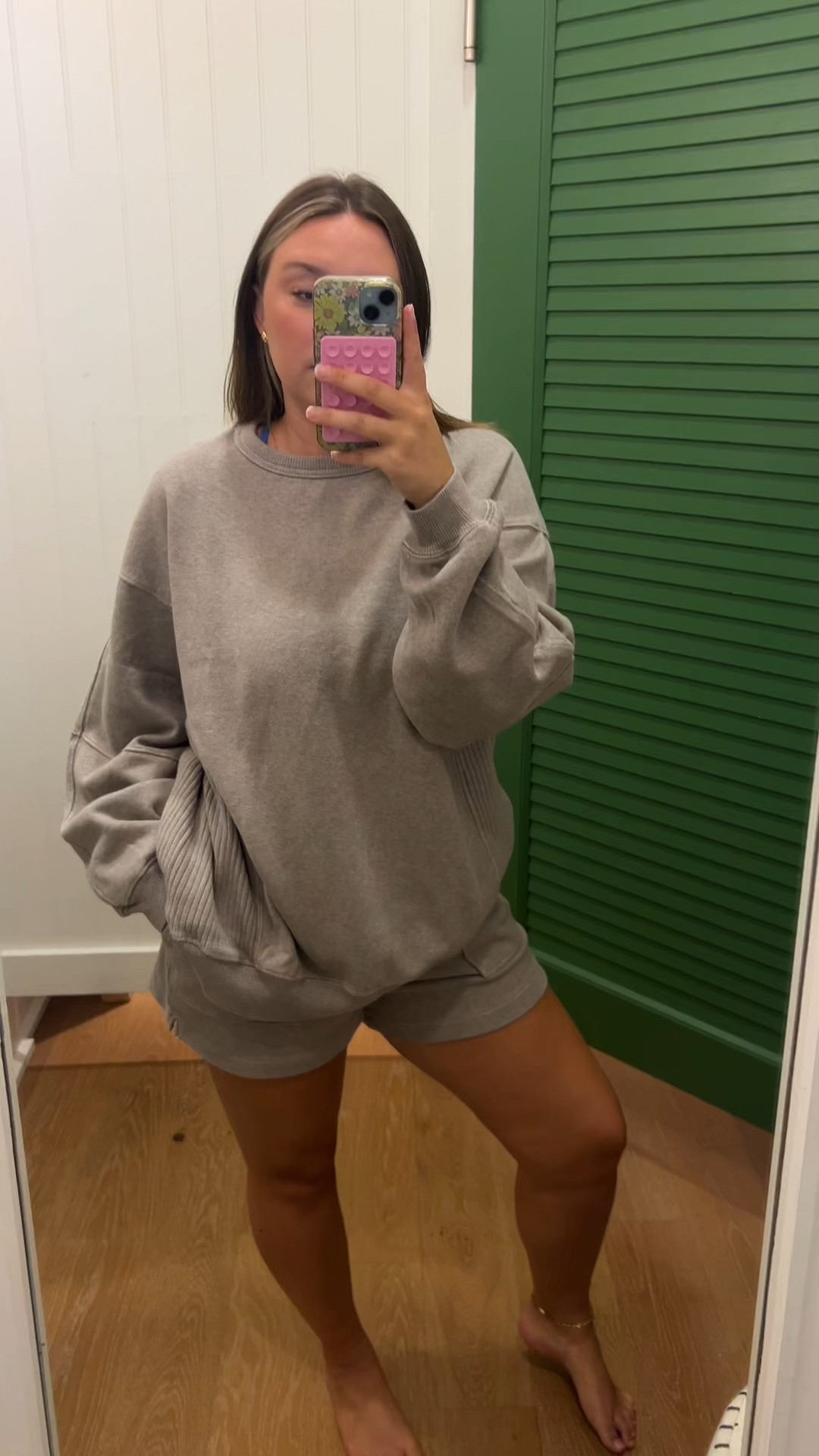 Aerie try on, wearing a medium in everything! This matching sweatshirt and shorts set is also on sale for 55 dollars for both and if you use code New20 you’ll also get 20% off! 

#LTKFindsUnder100 #LTKSaleAlert #LTKActive