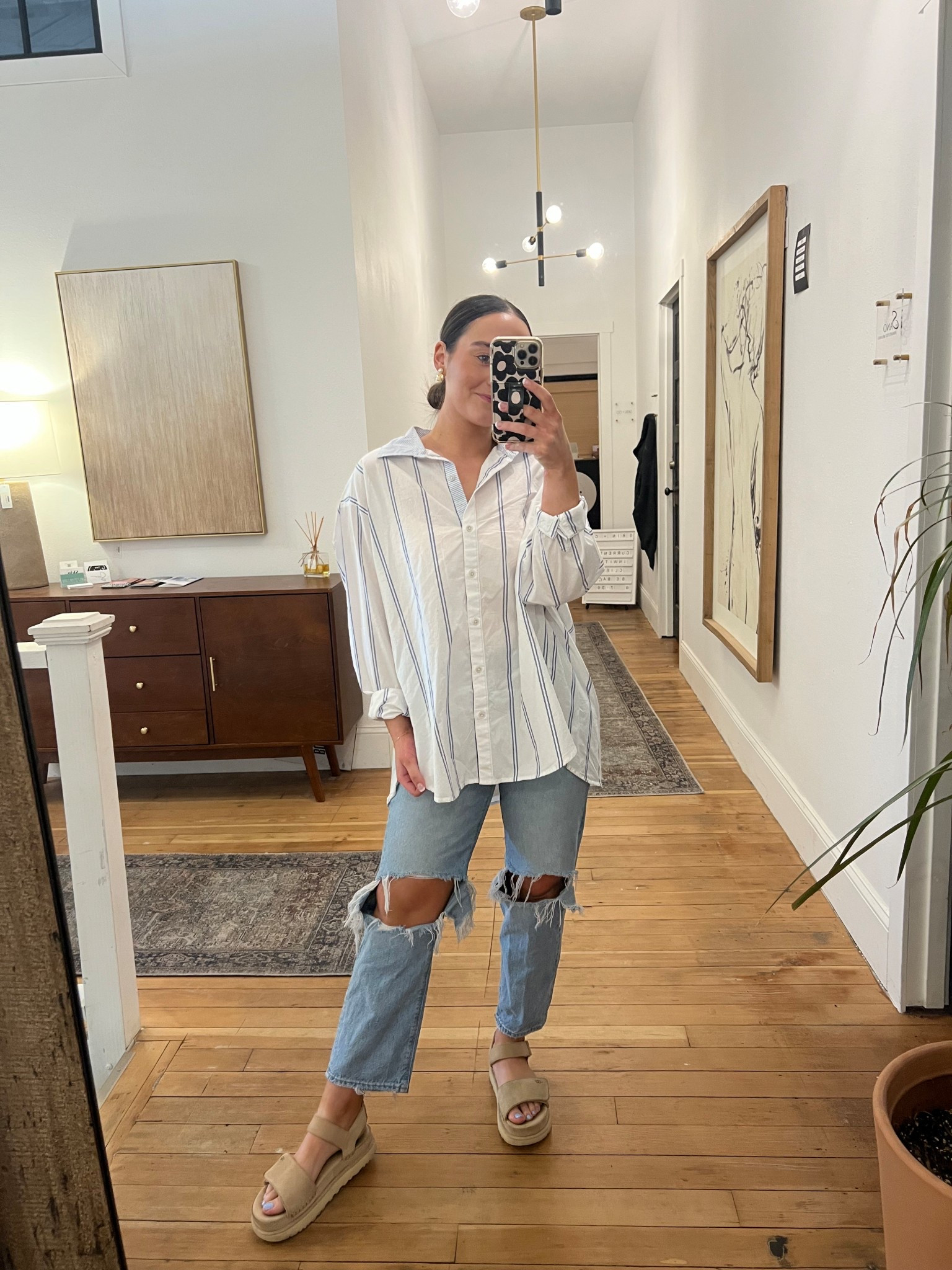 Button down is on sale for $25 today 🙌🏼

#LTKSeasonal #LTKSaleAlert #LTKGiftGuide