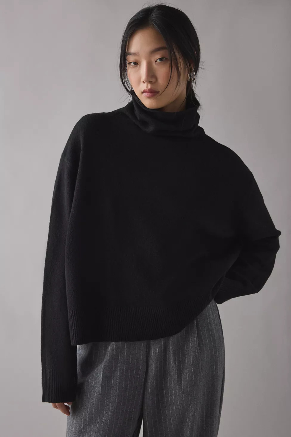 BDG River Oversized Cropped Turtleneck Sweater | Urban Outfitters (US and RoW)