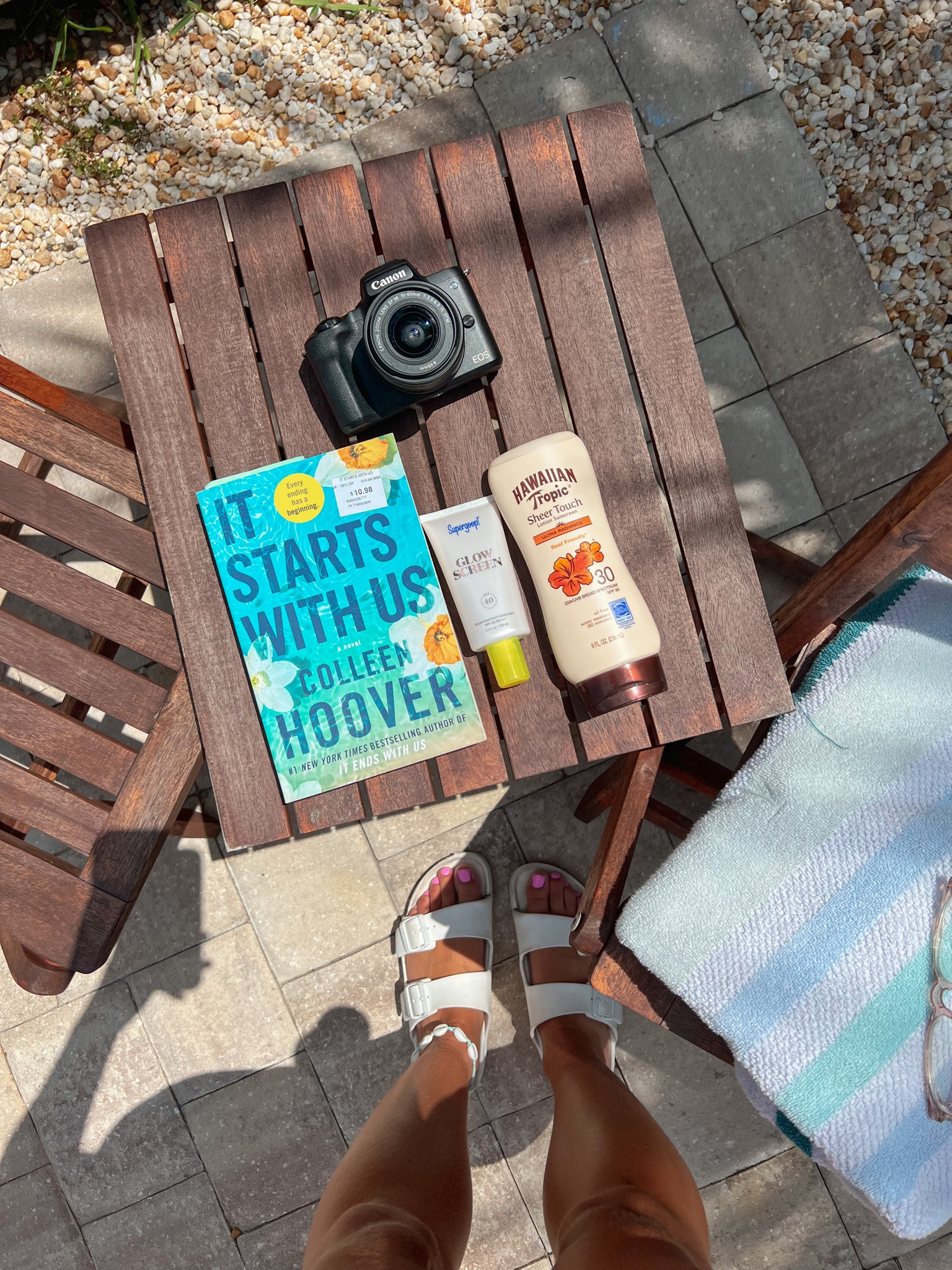 pools day essentials 🤌🏼🌼