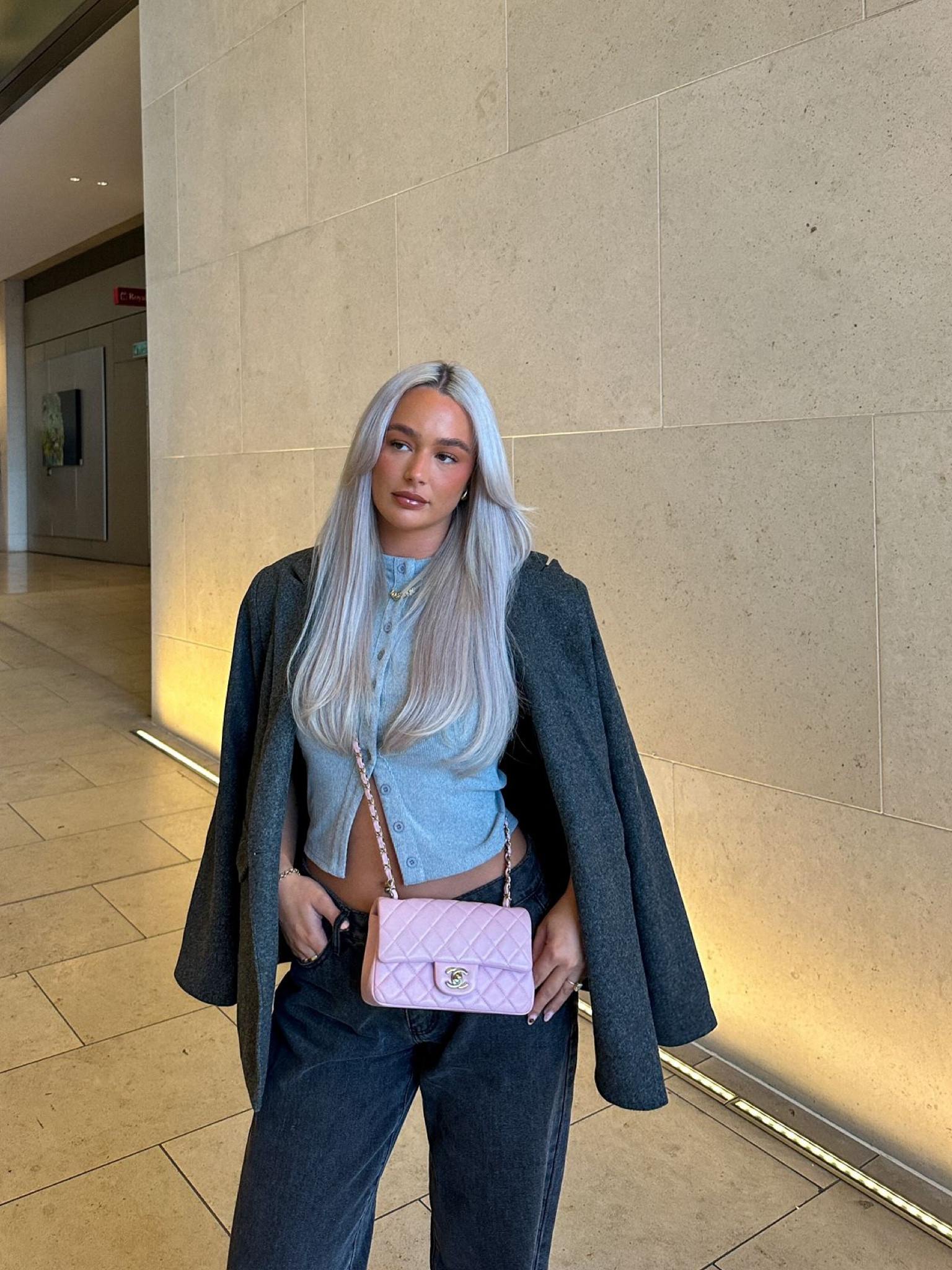 Autumn Fashion / Fall Outfit / Casual Outfit / UK Fashion / London / Transitional Outfit / Oversized Blazer / Wool Blazer / PLT / White Fox / Baggy Jeans / Oversized Denim / ASOS / Front Button Top / Charcoal Grey 