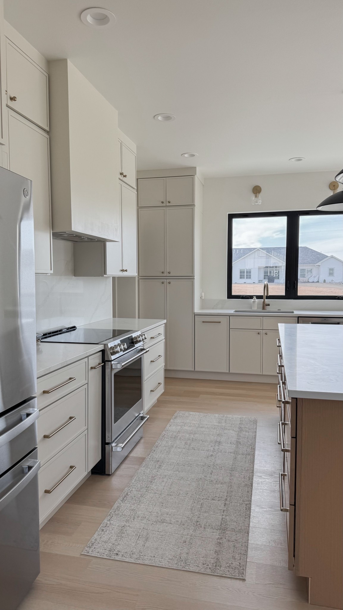 Minimal + modern kitchen

#LTKHome #LTKSaleAlert