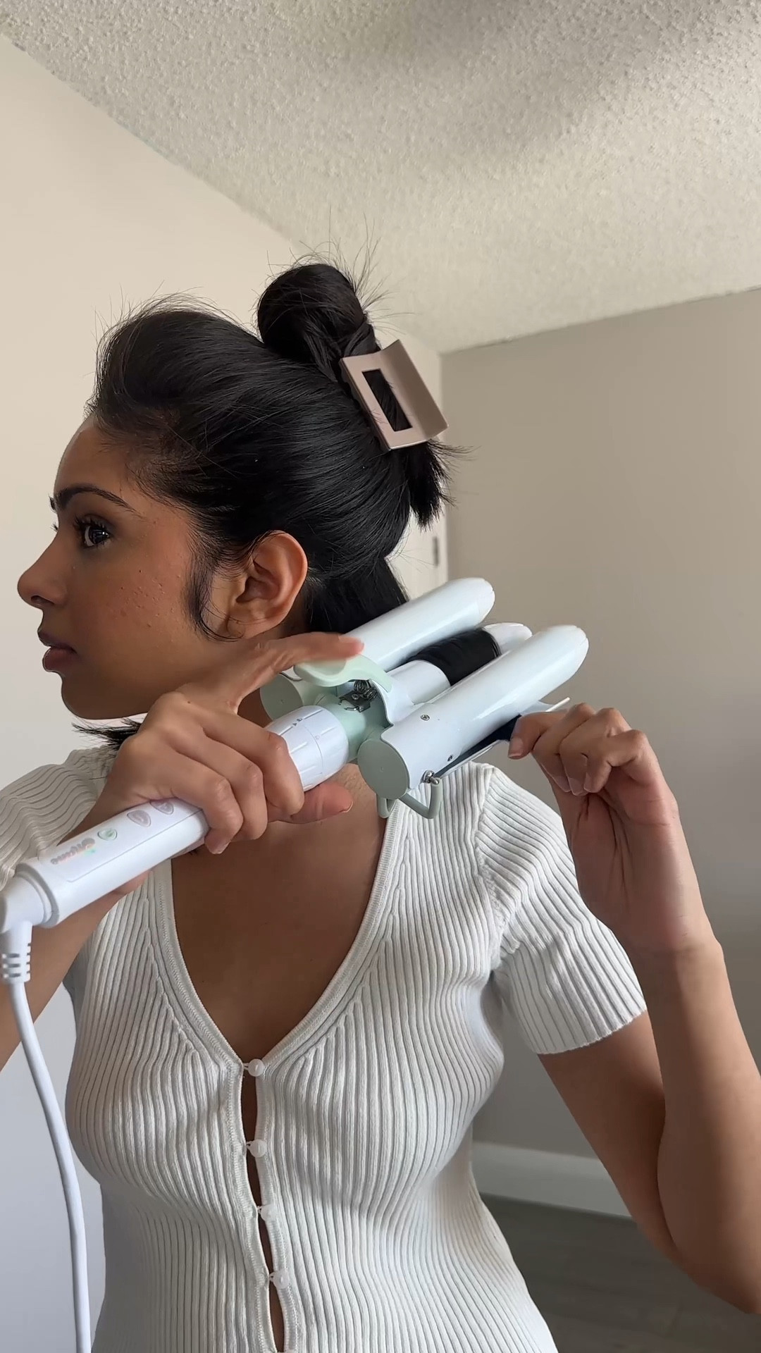 Beach waves hairstyle, hair tutorial, hot tools, curling iron, professional hair stylist 

#LTKU #LTKBeauty #LTKVideo