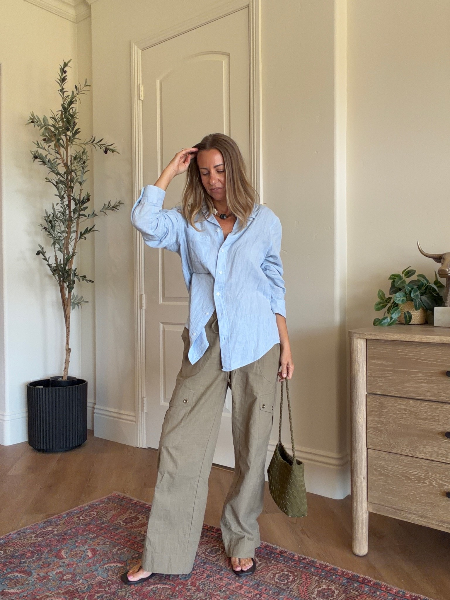 Todays outfit
Amazon cargo pants size xs
H&M button down size xs

#LTKootd #LTKgrwm #LTKSaleAlert