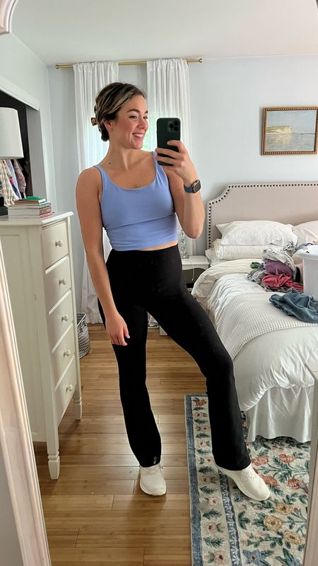 My at home walking workout fit! I love these flare active pants!