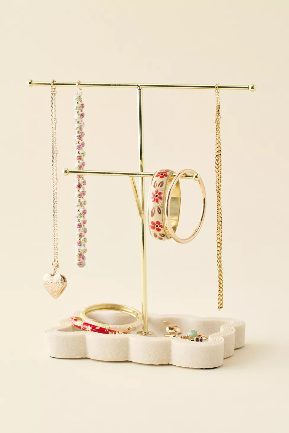 Scalloped 2-Tier Jewelry Stand | Urban Outfitters (US and RoW)