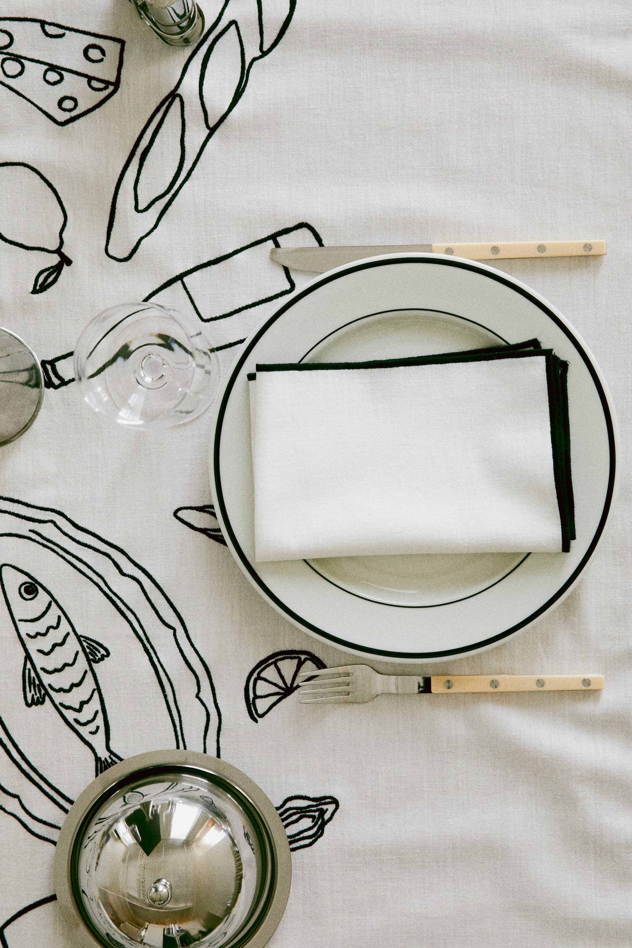 16-piece cutlery set | H&M (UK, MY, IN, SG, PH, TW, HK)