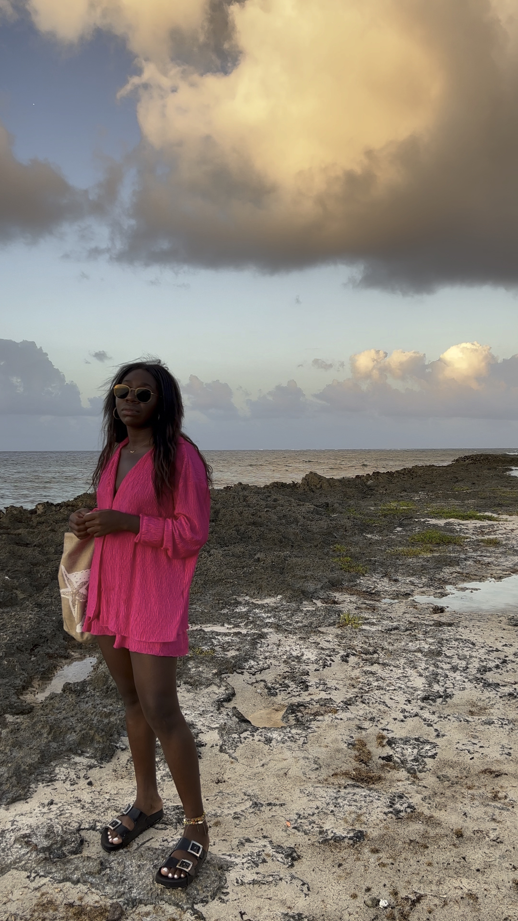 Comfy vacay set. 
Wearing size L