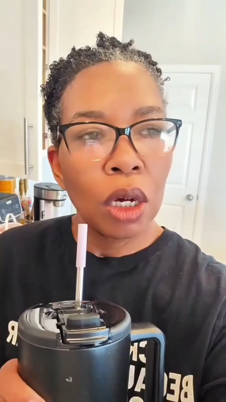Okay but nobody warned me this would taste like orange cream 🍊🥤Refurbished an older smoothie video because apparently I was onto something 😂 Added my greens + gave it another try.Link in bio 🤎

#LTKselfcare #LTKvlog #LTKfoodie