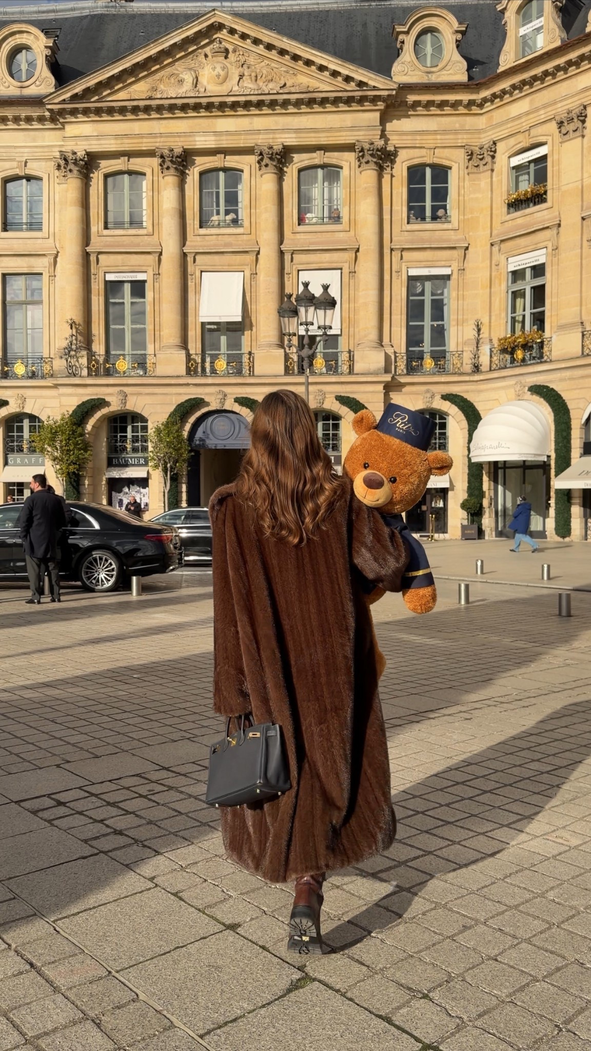 Also comes in cream.  