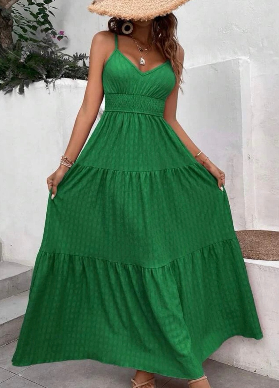 Prettiest green dress!!💚

This dress is well made however the medium was a little bit big so the small is better. Great date night or vacation dress!

#LTKSeasonal #LTKsalealert #LTKFind