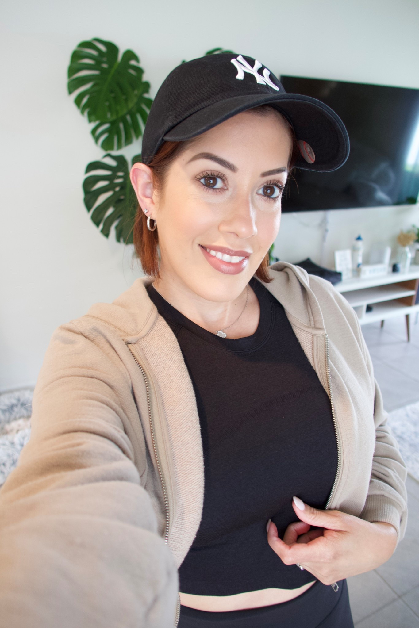 Off to Mardi Gras at Universal on this windy day.  

#yslbeauty #makeup #yankees #alo #lululemon

#LTKFestival #LTKootd #LTKstorytime