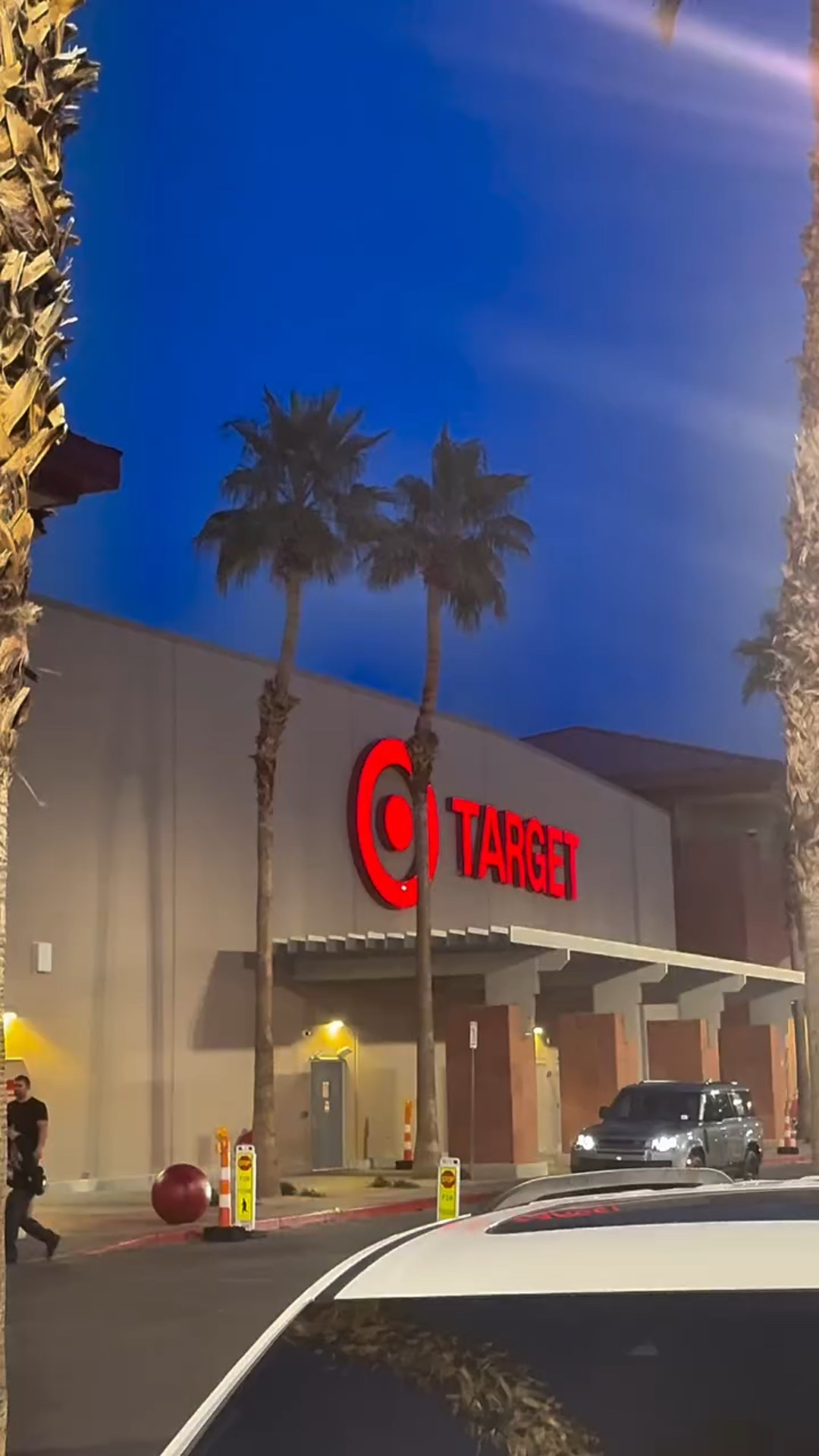 Tell me why I found out about this TODAY 😭🪄✨ Harry Potter Butterbeer creamer & cold foam 🍻🤍

#Butterbeer #HarryPotter #targetfinds #fyp #tiktokcreator