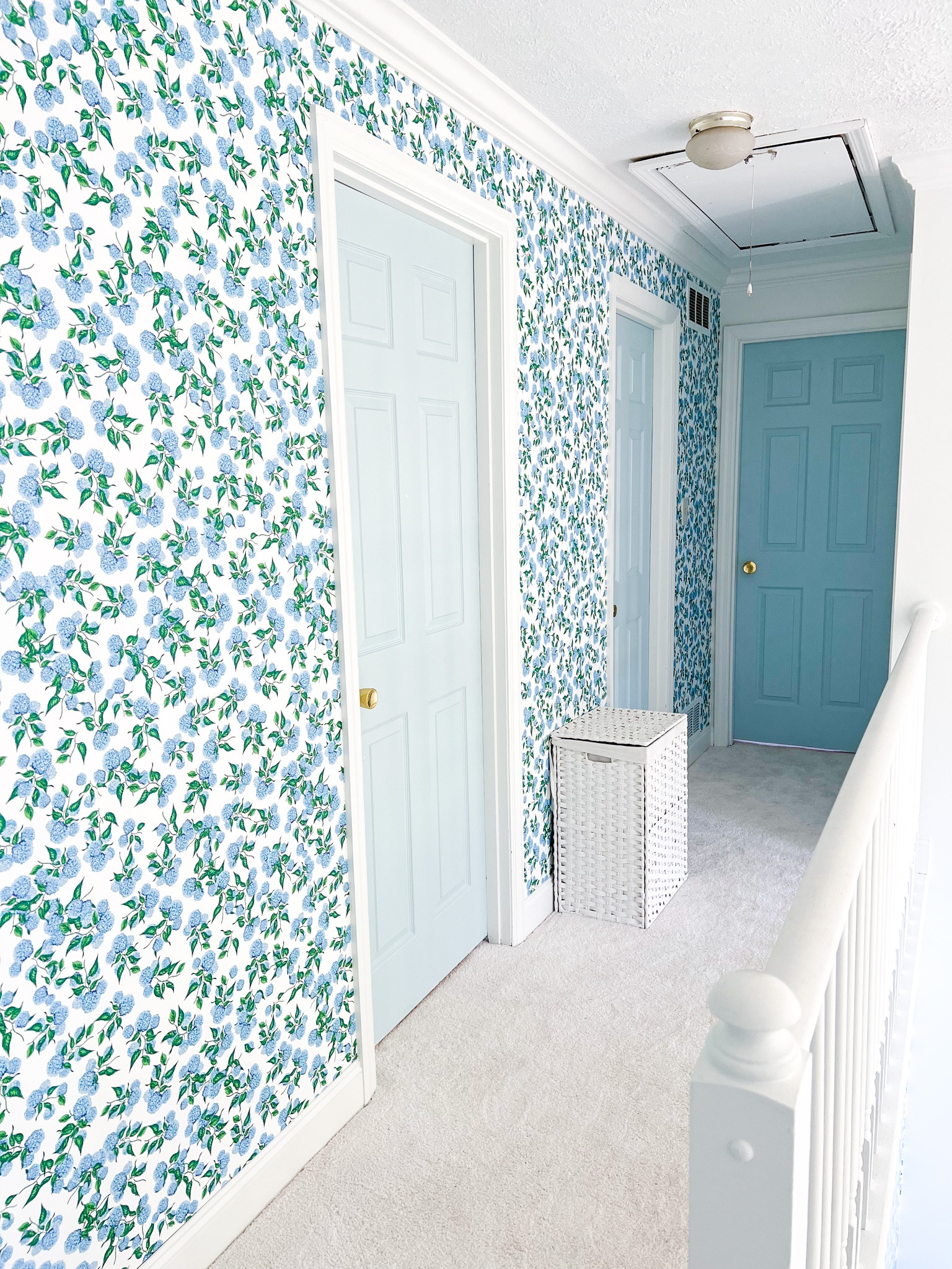 Blue and green hydrangea wallpaper for Grandmillenial home decor style 💙💚 

#LTKHome #LTKStyleTip