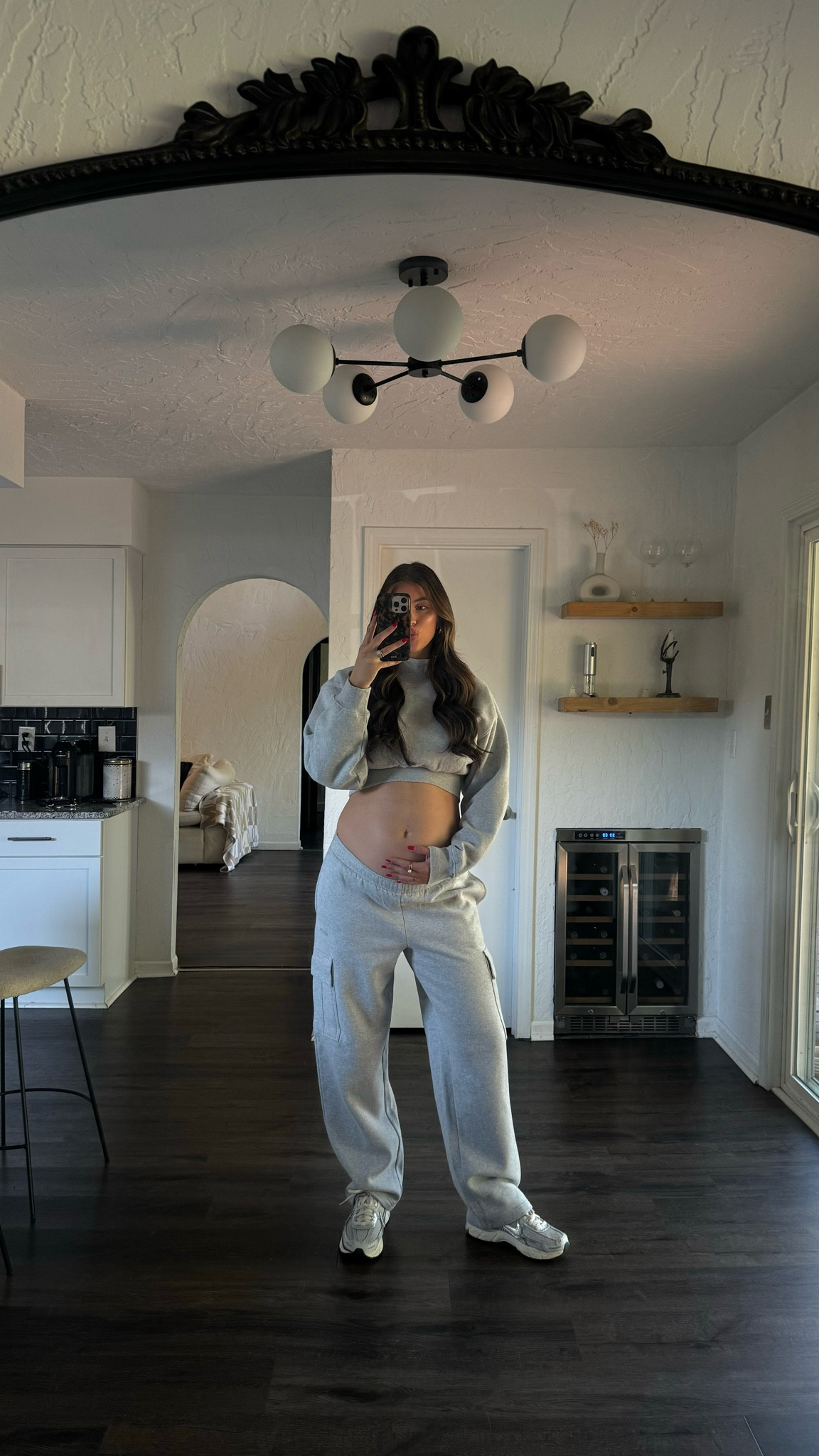 Aritzia, loungwear, sweatshirt, sweatpants, two piece set, winter outfit, fall trends, groutfit 

#LTKStyleTip #LTKBump #LTKActive