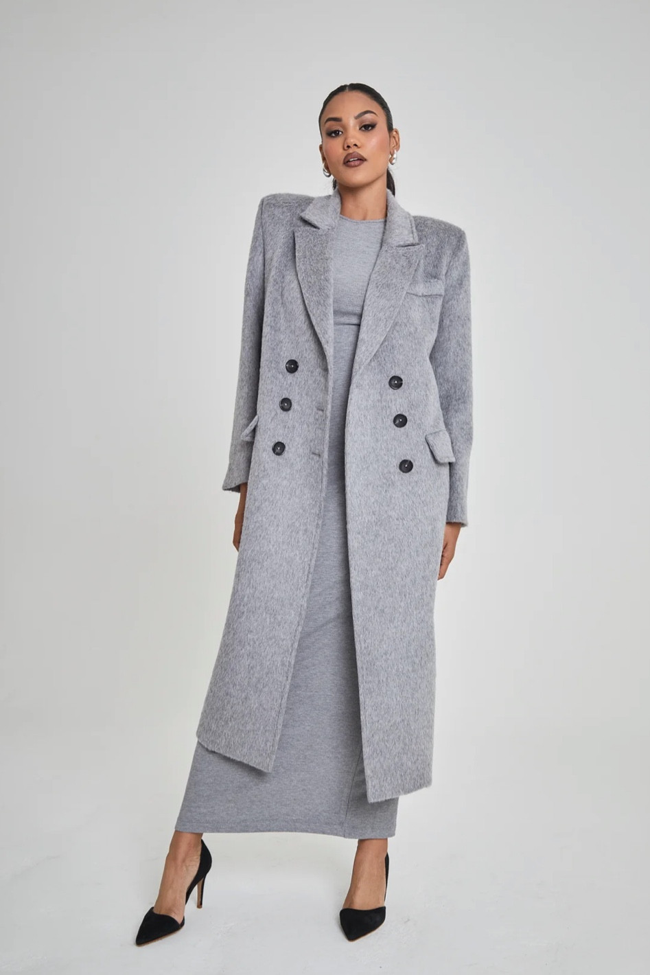 grey coat

#LTKSeasonal #LTKHoliday #LTKeurope