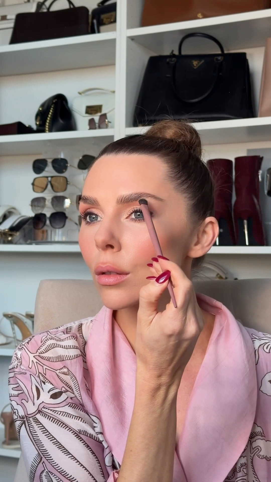 • Sweed Pro Lash Curler
• Lancôme Lash Idôle Mascara
• SK by Sarah Keary Lip Liner – Crave You
• Rimmel Lasting Finish 8HR Lip Liner – Spice
• Valentino Rosso Valentino High Pigment Lipstick – 415R
• Charlotte Tilbury Airbrush Brightening Flawless Finish Powder
• SK by Sarah Keary Highlight

#LTKbeauty #LTKluxury #LTKuk