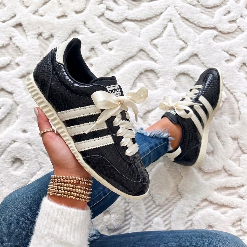 These adidas Japan sneakers are giving designer vibes without the designer price tag. 🖤✨ Lightweight, true to size, and perfect for elevating leggings, denim, or dresses.