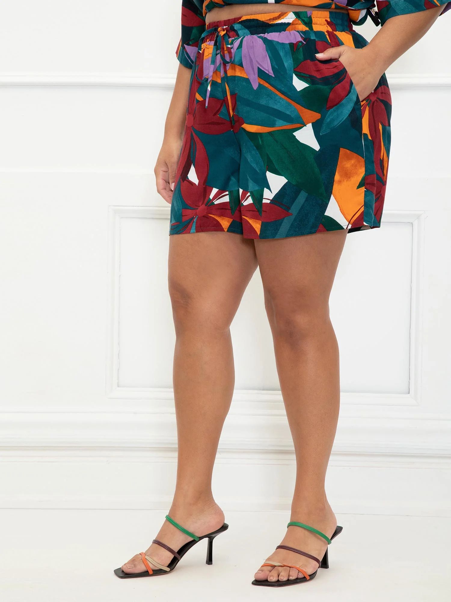 ELOQUII Elements Women's Plus Size Printed Pull On Short | Walmart (US)
