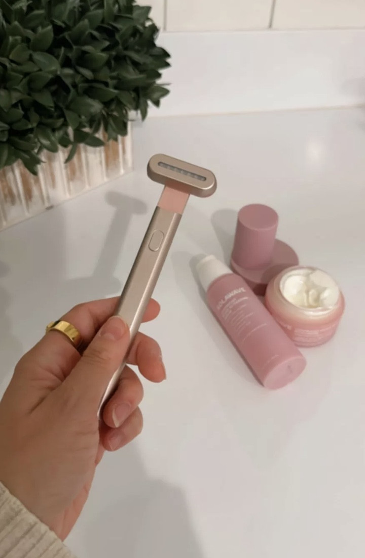 One of my favorite skincare products! 

Christmas gifts, Holiday gifts, Christmas Gift Guide, Gift Guide, Trendy girl gifts, Girly ideas, Skincare, Red light

#LTKGiftGuide #LTKHoliday #LTKBeauty