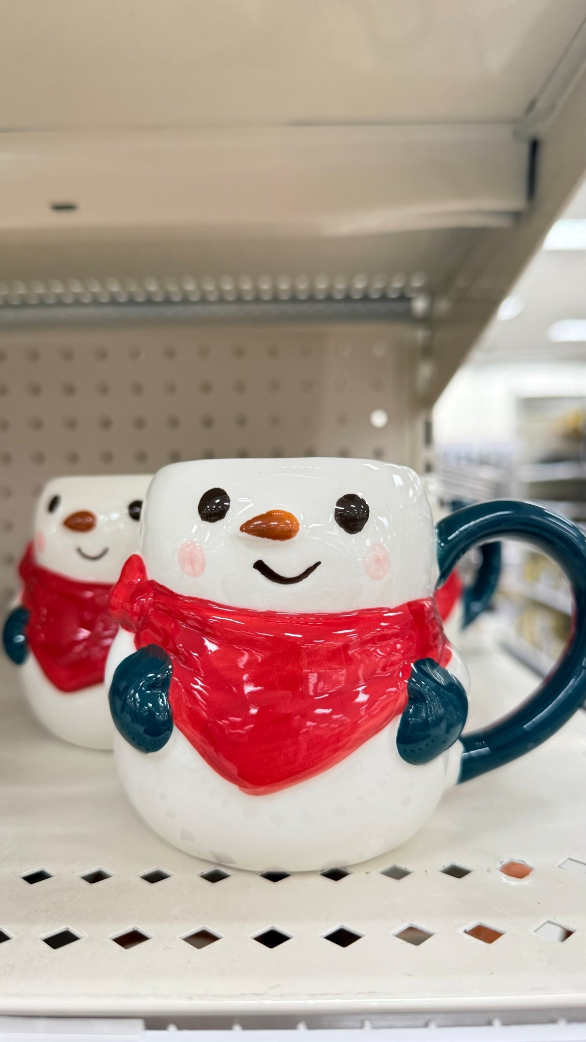 Festive mug alert! 🎅🏻
This 8fl snowman mug is only $5—run!!
Perfect for cocoa, coffee, or holiday gifting.


#LTKhome #LTKholiday #christmasdecor #holidaymugs #snowmanmug #holidayfinds #LTKchristmas #christmasshopping #stockingstuffers #cozyseason

#LTKHoliday #LTKSaleAlert #LTKGiftGuide