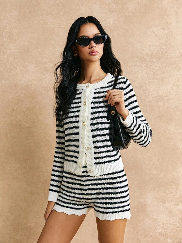 Poéselle Conjunto De Cárdigan De Manga Larga Y Pantalones Cortos De Punto A Rayas En Blanco Y Negro Con Borde De Concha, Dos Piezas. Cárdigan De Manga Larga A Rayas En Blanco Y Negro, Ropa De Mujer De Manga Larga, Ropa De Otoño, Conjunto De Suéter Y Pantalones Cortos Para Mujer, Suéter A Rayas Con Borde De Concha, Cárdigan A Rayas Francés Con Adorno De Botón De Perla Falsa, Elegante Y Generoso, Adecuado Para Uso Diario, Ir Al Trabajo Y Estar En Casa. 24 FW | SHEIN