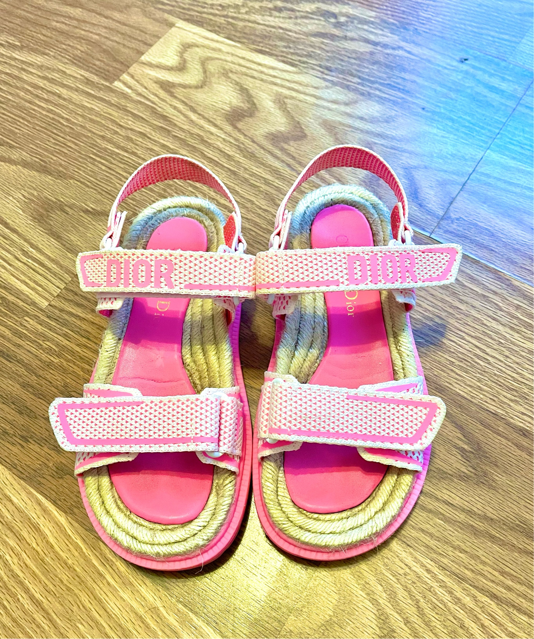 DIOR 🩷🩷🩷

#LTKFind #LTKSale #LTKshoecrush