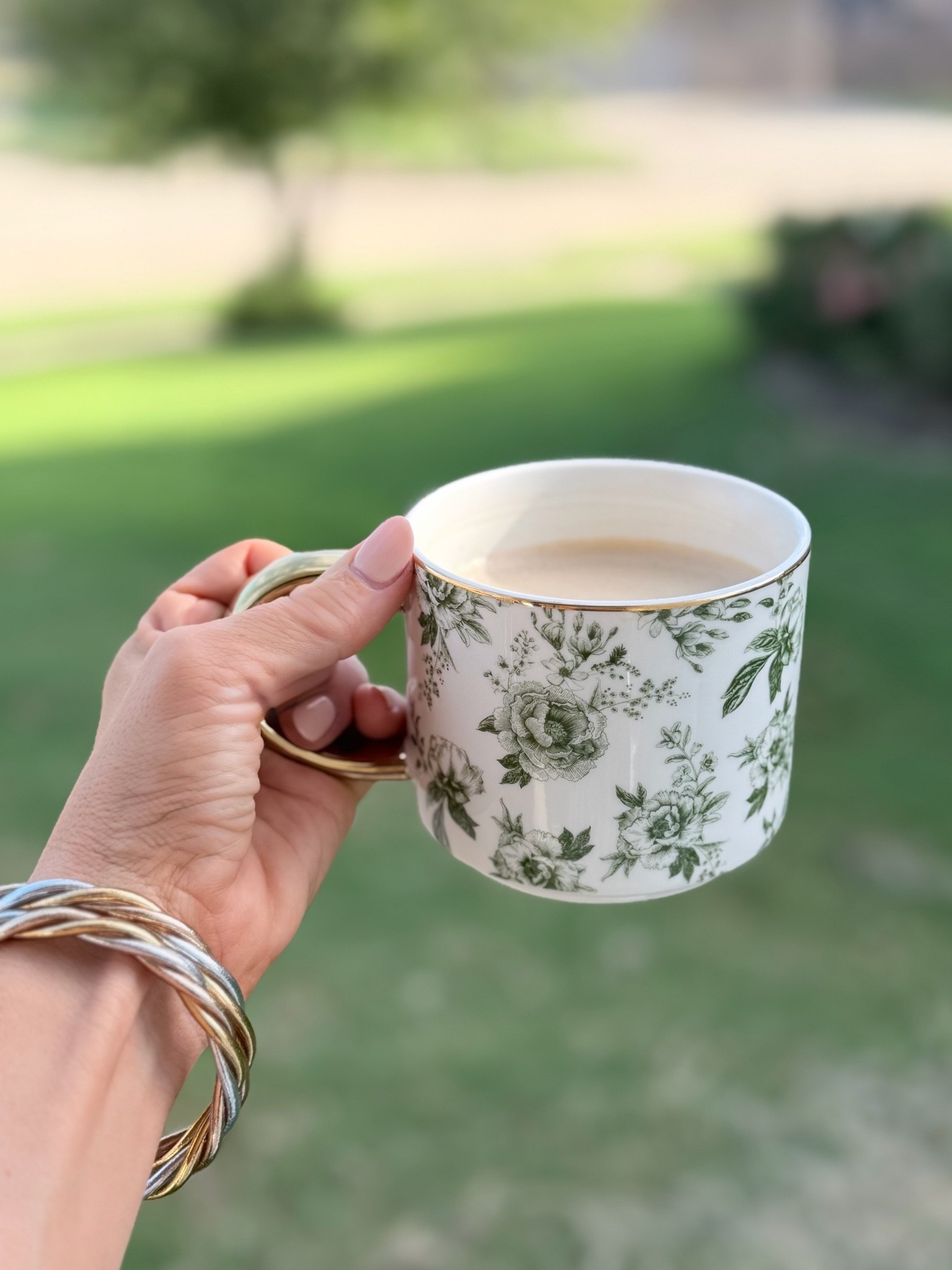 Love this green floral on this coffee cup!

#LTKselfcare #LTKTravel #LTKHome