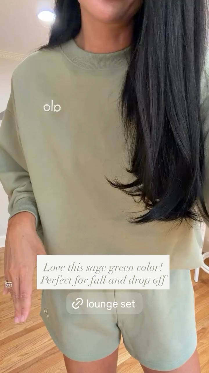 Love this sage green color! Perfect for fall and drop off