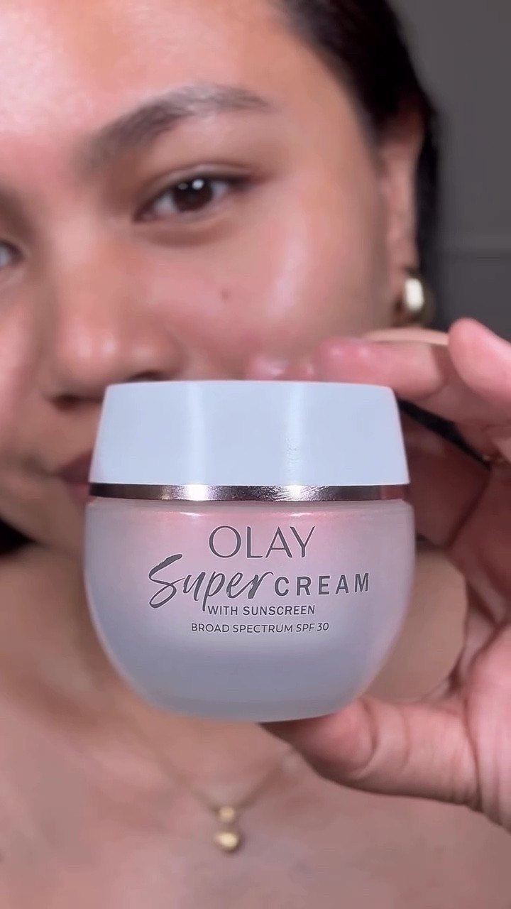 I’ve been loving how the Olay Super Cream hydrates, smooths, and protects with SPF 30 in one easy step. My skin feels soft, looks brighter, and stays shine-free all day

#OlaySuperCream #SuperPoweredSkin #skincareroutine #SPFmoisturizer #glowingskin #multitaskingskincare #skincareessentials #spf30 #dewyskin

#LTKFamily #LTKStyleTip #LTKBeauty