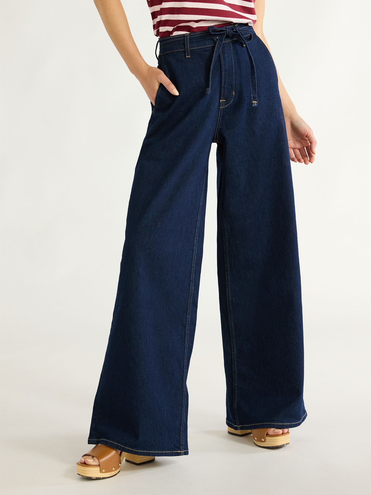 Free Assembly Women Mid Rise Belted Wide Leg Trouser Jean - Walmart.com | Walmart (US)