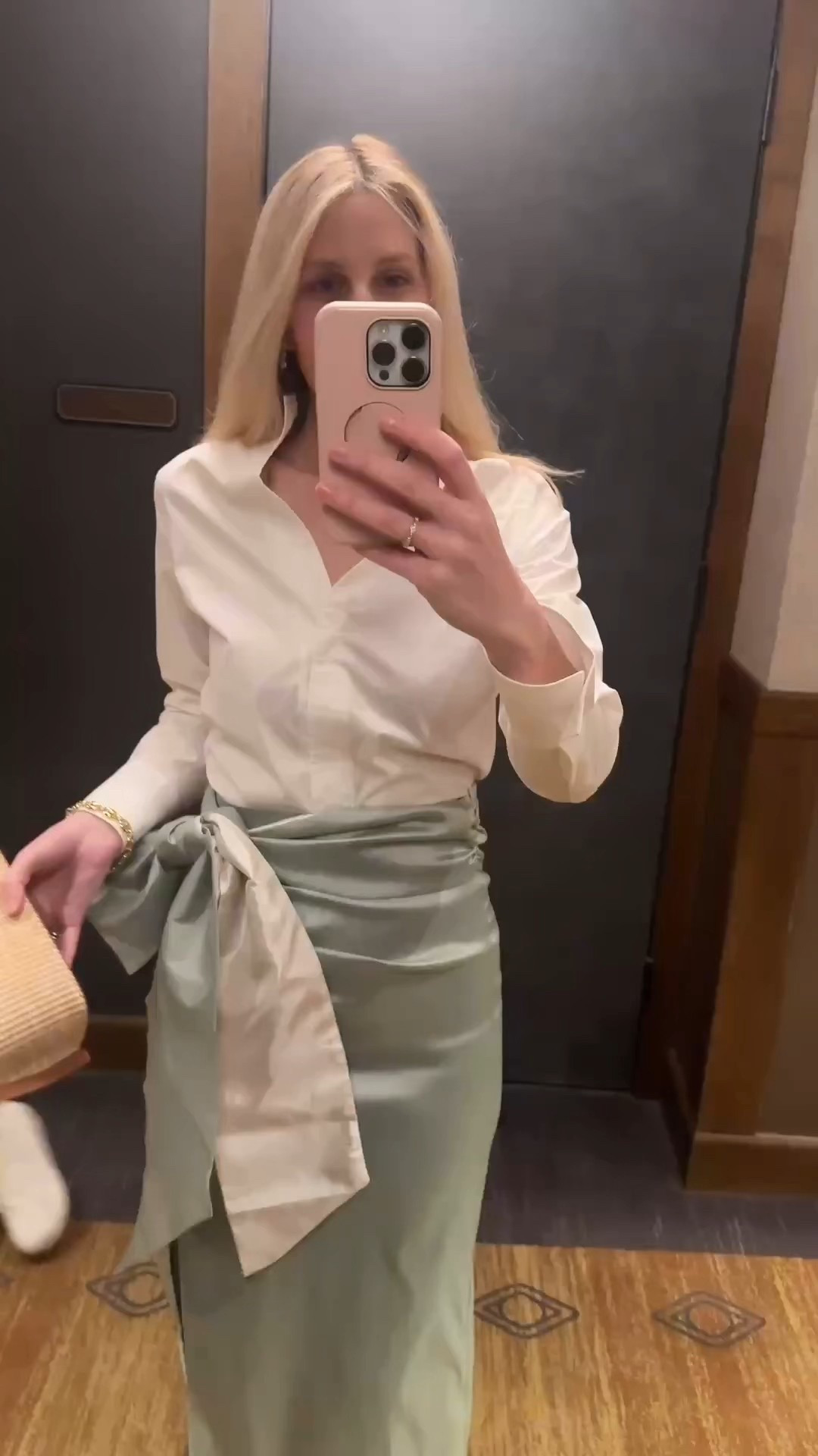 When I travel I always pack @tuckernuck, including these two looks that are perfect for weddings, parties, and all other spring celebrations ahead. The silk skirt is even prettier in person - several ladies stopped me outside and asked where it was from. Tuckernuck, of course! They always get it right with timeless pieces you’ll reach for again and again. 
#TuckernuckPartner #Tuckernuck #SpringStyle #OccasionStyle #WeddingGuestStyle #ClassicStyle
