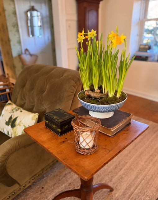 Heading into Easter week with a vintage bowl full of flowers... 

 #LTKSeasonal #LTKHome
