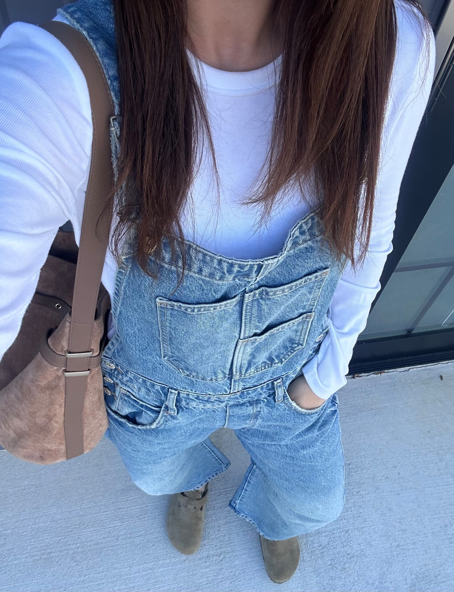 Wearing that small barrel overalls. They’re very comfortable!

#LTKootd #LTKOver40