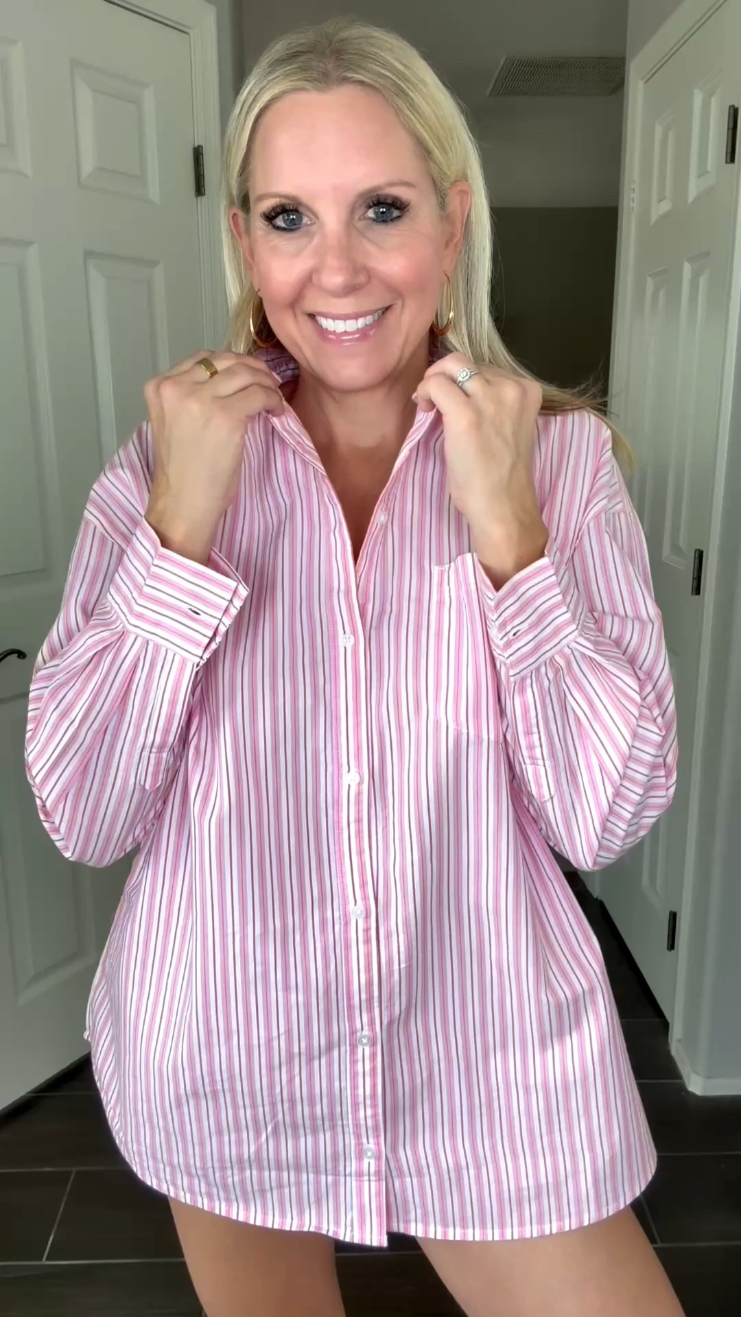 Styling the oversized button down two ways for Spring! 

This darling pink striped shirt is on SALE for only $19.99 @oldnavy and comes in other colors!

Wearing my usual size S top, 4/27 bottoms, & 7 sandals. 