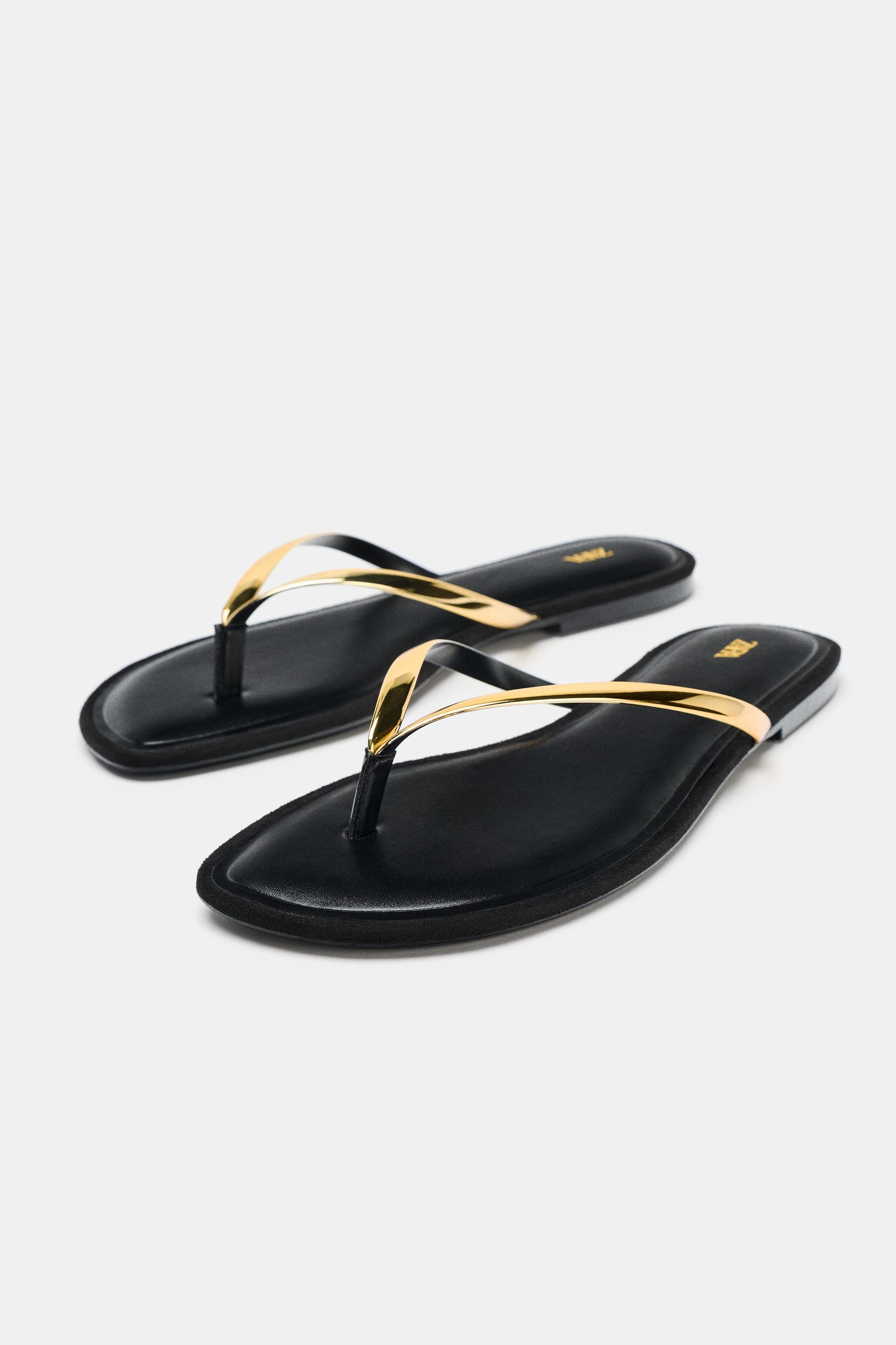 METALLIC DETAIL SLIDE SANDALS | Zara US