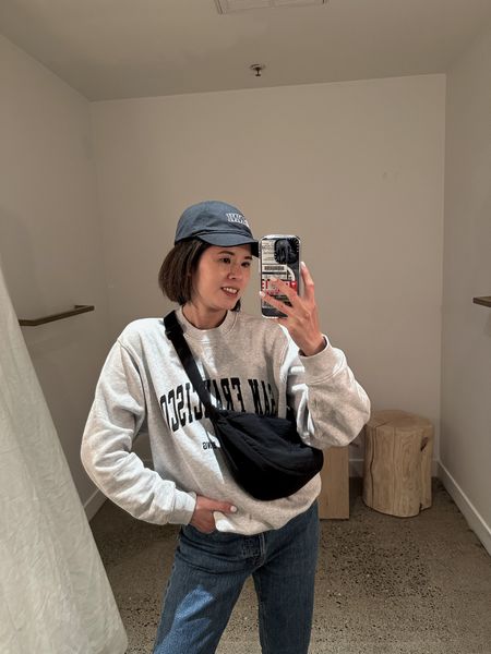 Sweatshirt: Anine Bing size S
Jeans: Everlane size 25. Took my regular size and it’s slightly big but it’s a good fit 
Sneakers: sized down half a size 