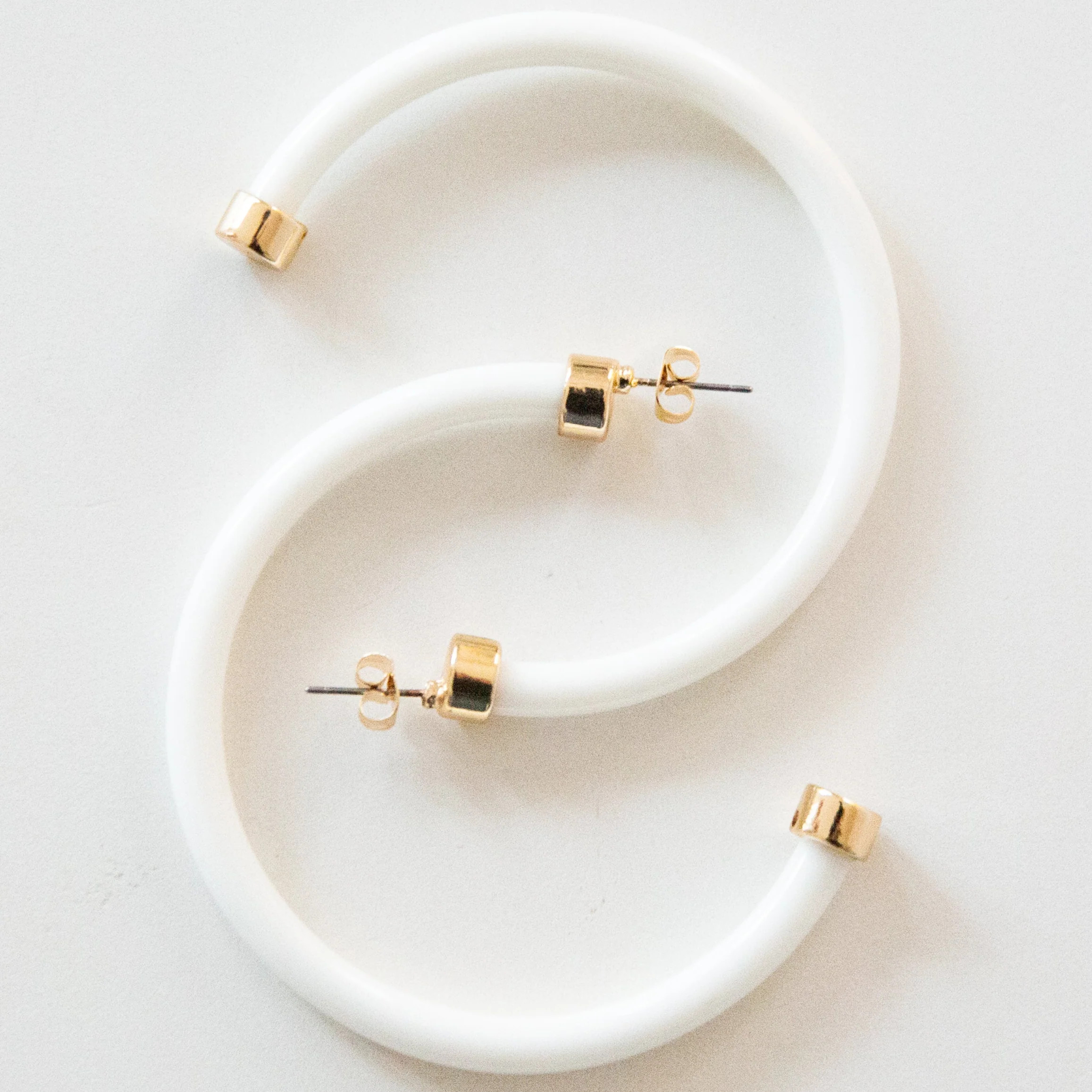 Light Weight Hypo-Allergenic Hoop Earrings - White | Hoo Hoops