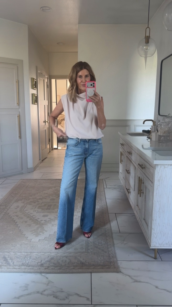 I’m wearing a size 27 in  The bookie mid-rise bootcut jeans. Final days of sale!

#LTKOver40 #LTKSaleAlert