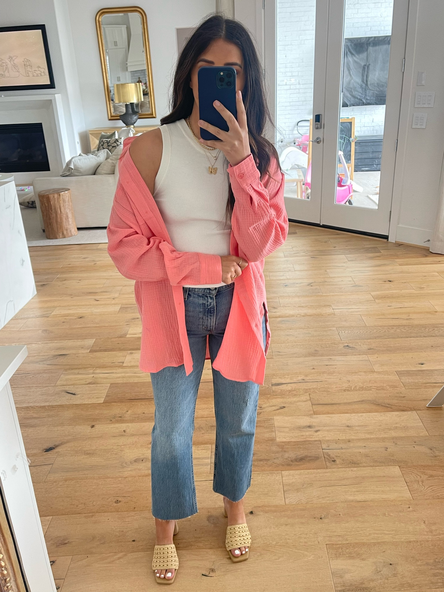 If your looking for a causal Valentine’s Day date outfit, this would be perfect!


Tank: small
Top: small
Jeans: 27

#dressupbuttercup
Dressupbuttercup.com



#LTKstyletip