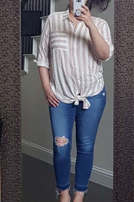 Easy outfit idea: striped button down, tied in the front, skinny raw hem ankle jeans.

#LTKMidsize #LTKOver40 #LTKFindsUnder100
