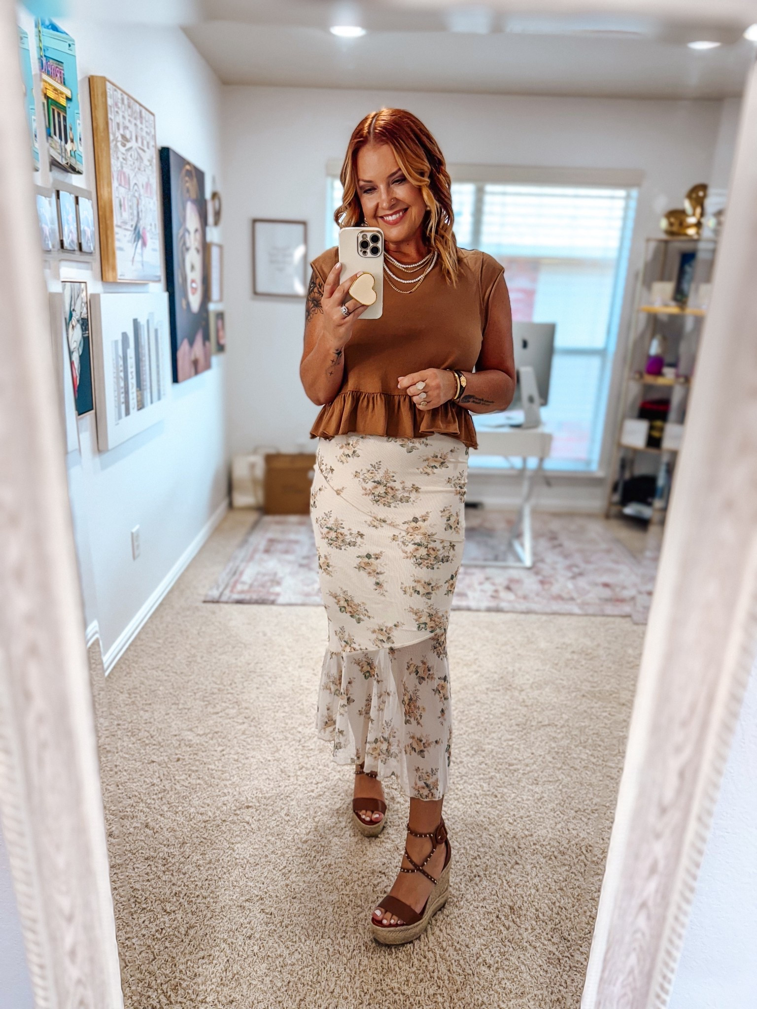 One of my absolute favorite Amazon skirts 🫶🏻  unable to link the peplum tee

#LTKOver40 #LTKFindsUnder50