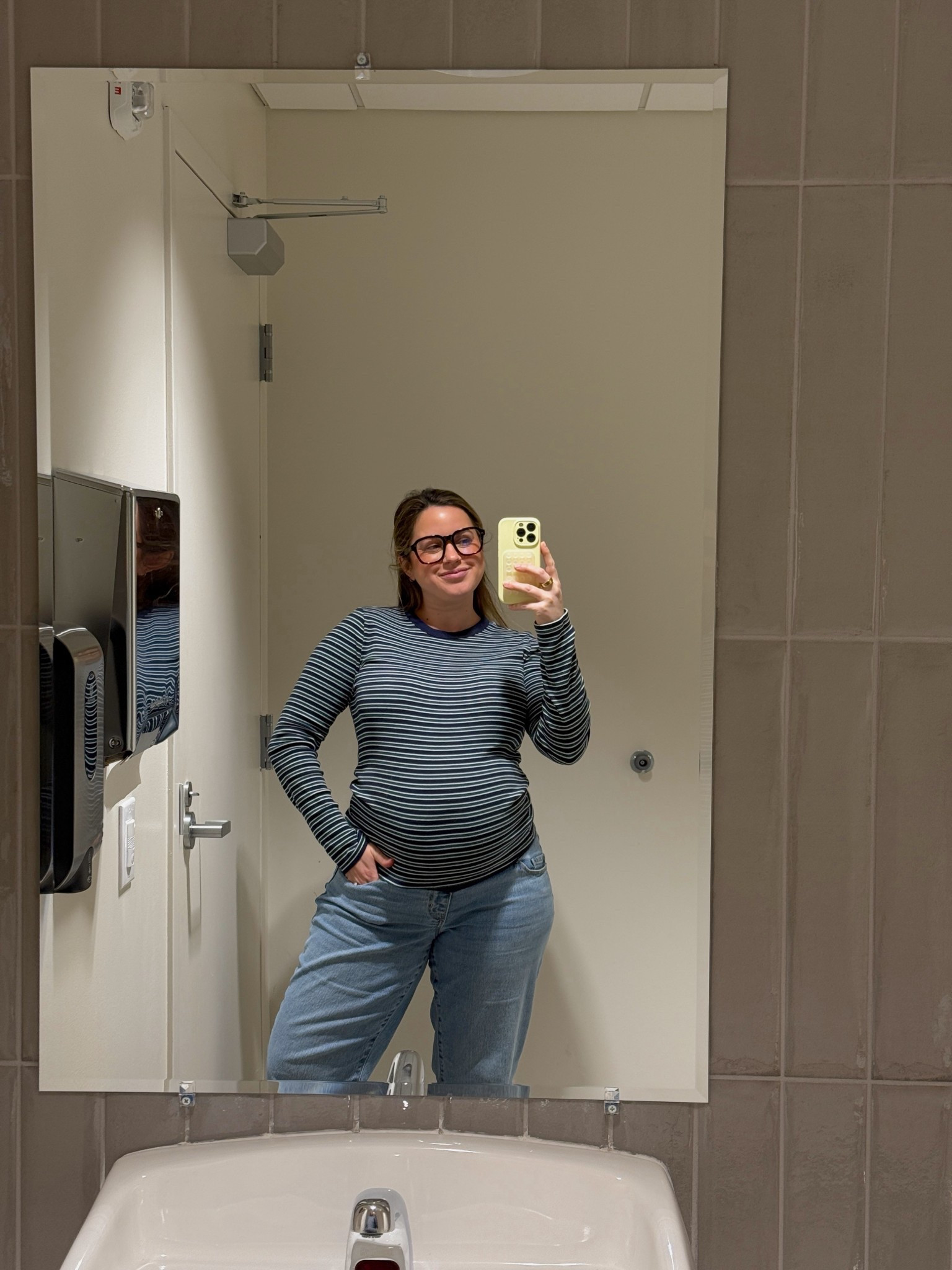 Casual work ootd; top - L, Jeans- 12

#LTKWorkwear #LTKBump #LTKootd